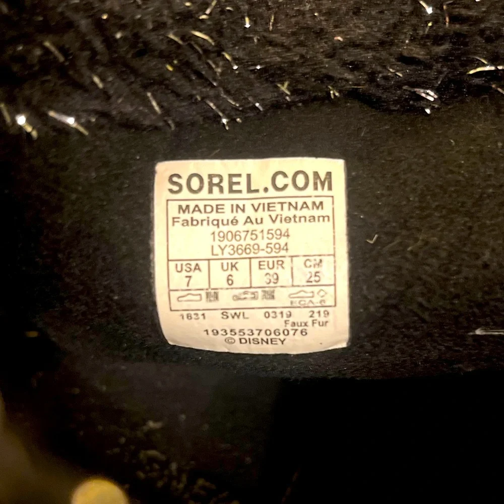 Sorel X Disney Youth Whitney‎ Short Frozen 2 Boots in Purple Sz 7